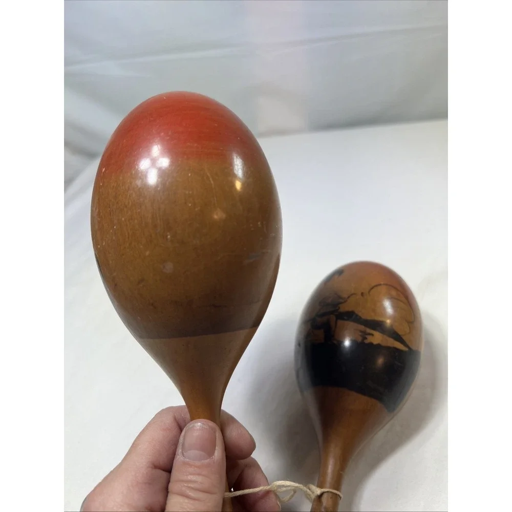 Wooden Maracas VINTAGE- MARACAS MUSIC PALM TREE'S/SHAKERS/COLLECTIBLE